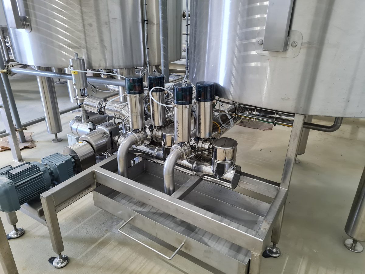 Installation collecteur inox avec cuves